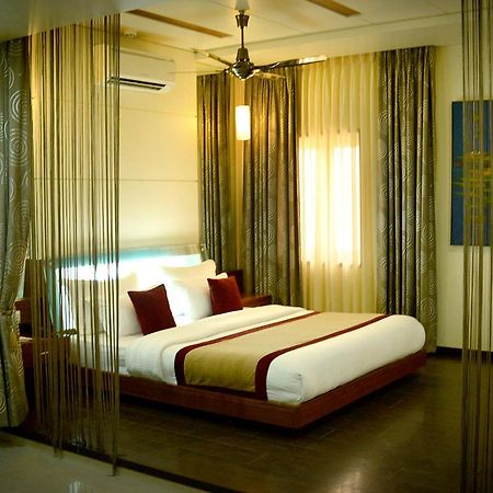 Hotel Fortune Palace Jāmnagar المظهر الخارجي الصورة