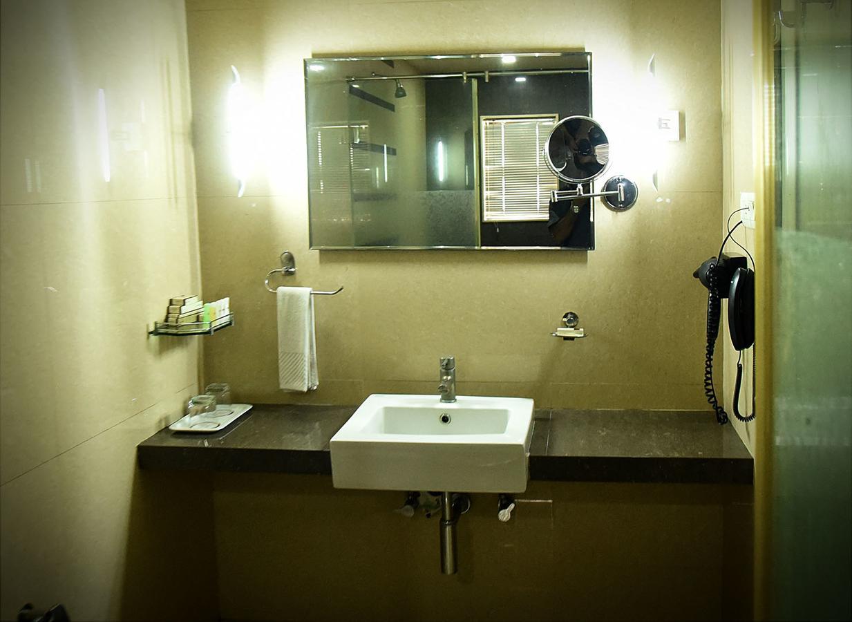 Hotel Fortune Palace Jāmnagar المظهر الخارجي الصورة