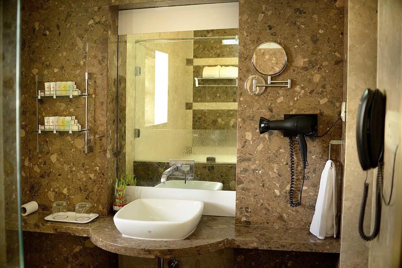 Hotel Fortune Palace Jāmnagar المظهر الخارجي الصورة